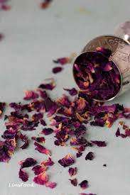 Organic Rose Petals: Elevating Baked Goods with Floral Delicacy